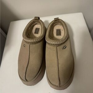 Women’s Ugg Tasman shoes